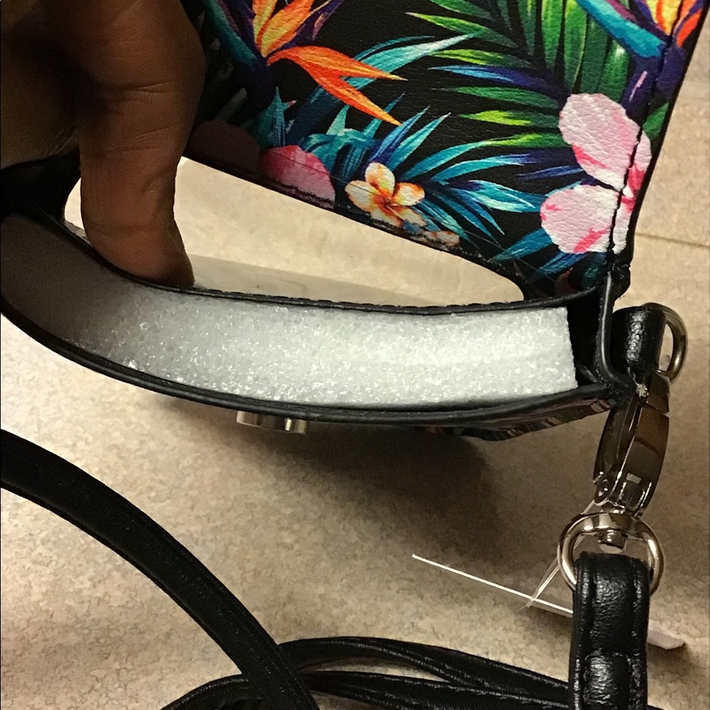 Madden Girl Floral Crossbody - Picture 5 of 8